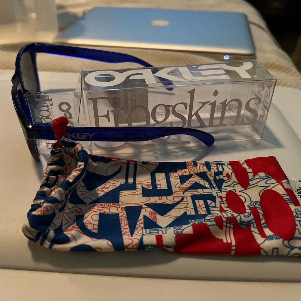 Oakley Frogskins